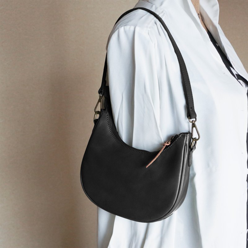 Moon-shaped bag, cowhide leather, shoulder bag, crossbody bag, mini bag, black - Messenger Bags & Sling Bags - Genuine Leather Black