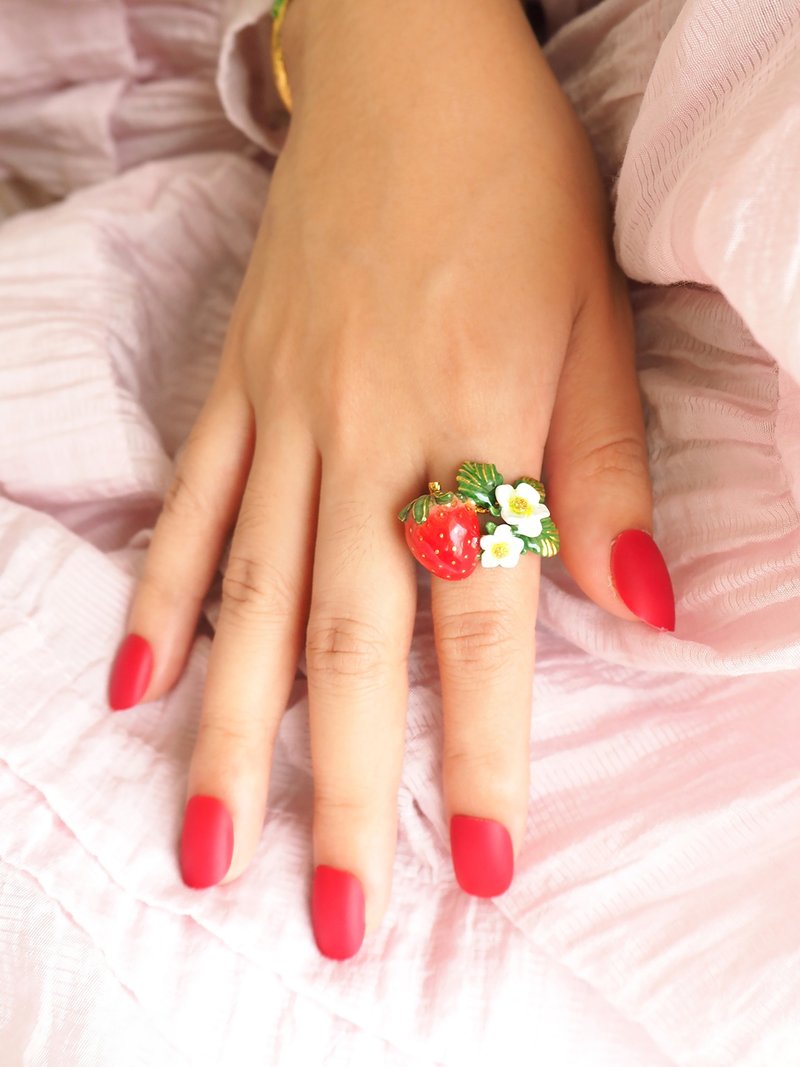 Strawberry Blossom Ring | Strawberry Forever - 戒指 - 其他金屬 紅色