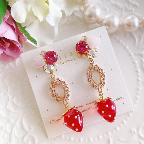 Adult cute zirconia and strawberry earrings【Made in japan】【Handmade earring】