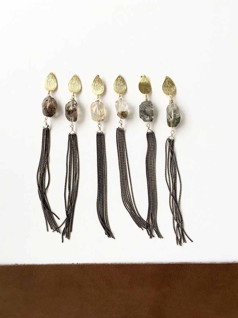 Garden quartz Long tassel and leaf earring - ต่างหู - หิน สีใส