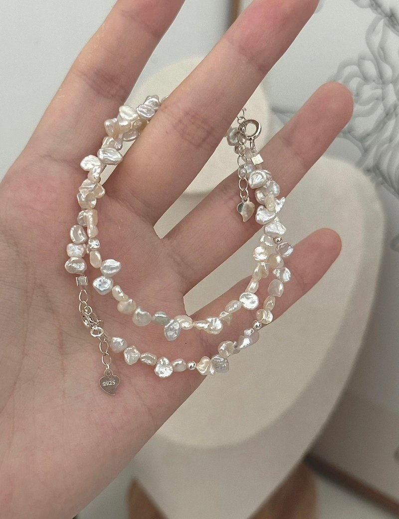 YuanPearl natural aurora rare baroque petal pearl mini point 3-5mm design bracelet - สร้อยข้อมือ - ไข่มุก ขาว