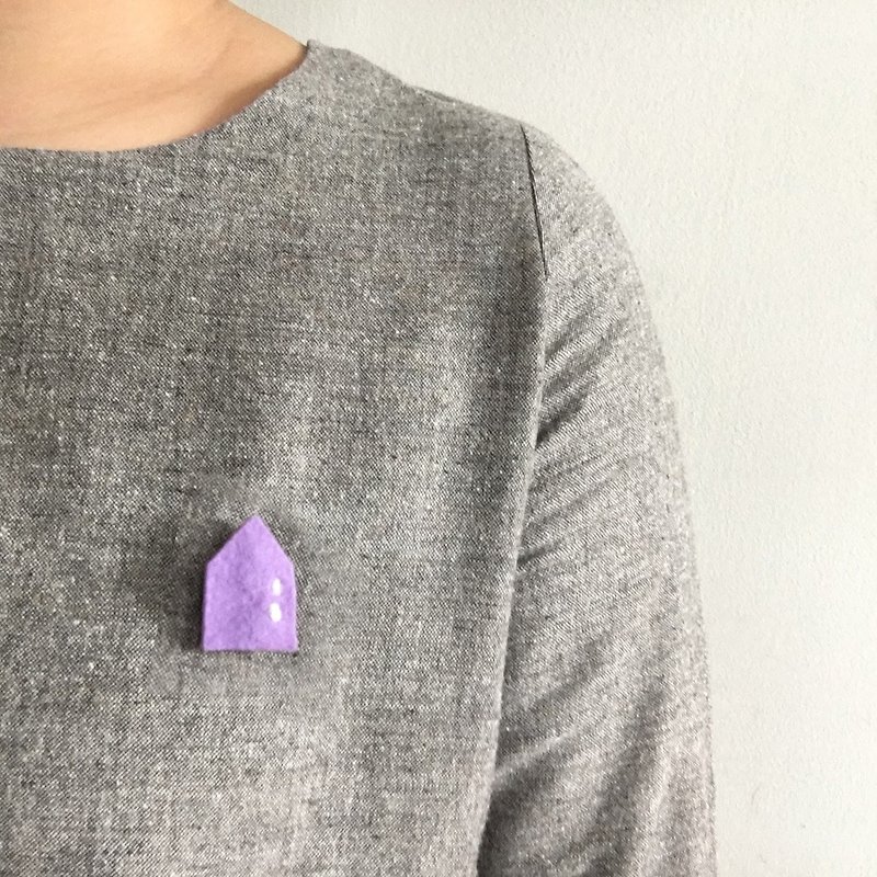 Handmade wool felt brooch : lavender house - Brooches - Wool Purple