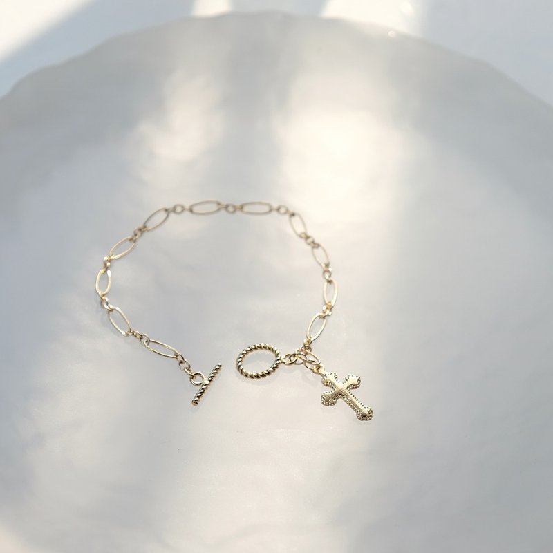 OT Chain Bracelet Customized 26 Letters 14K Gold-packed Gold Injected Washing Not Fading - สร้อยข้อมือ - เครื่องเพชรพลอย สีทอง