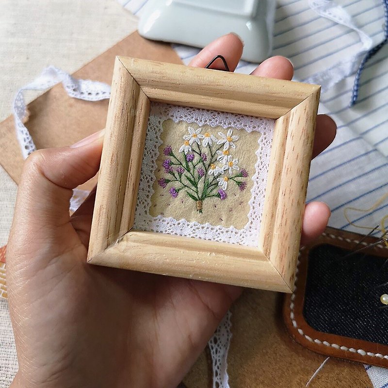 Frame Embroidery : Flowers - 畫框/相架  - 繡線 