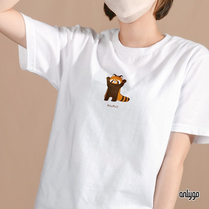 Ecological theme T-shirt Endangered animal clothes / red panda - เสื้อยืดผู้หญิง - ผ้าฝ้าย/ผ้าลินิน 