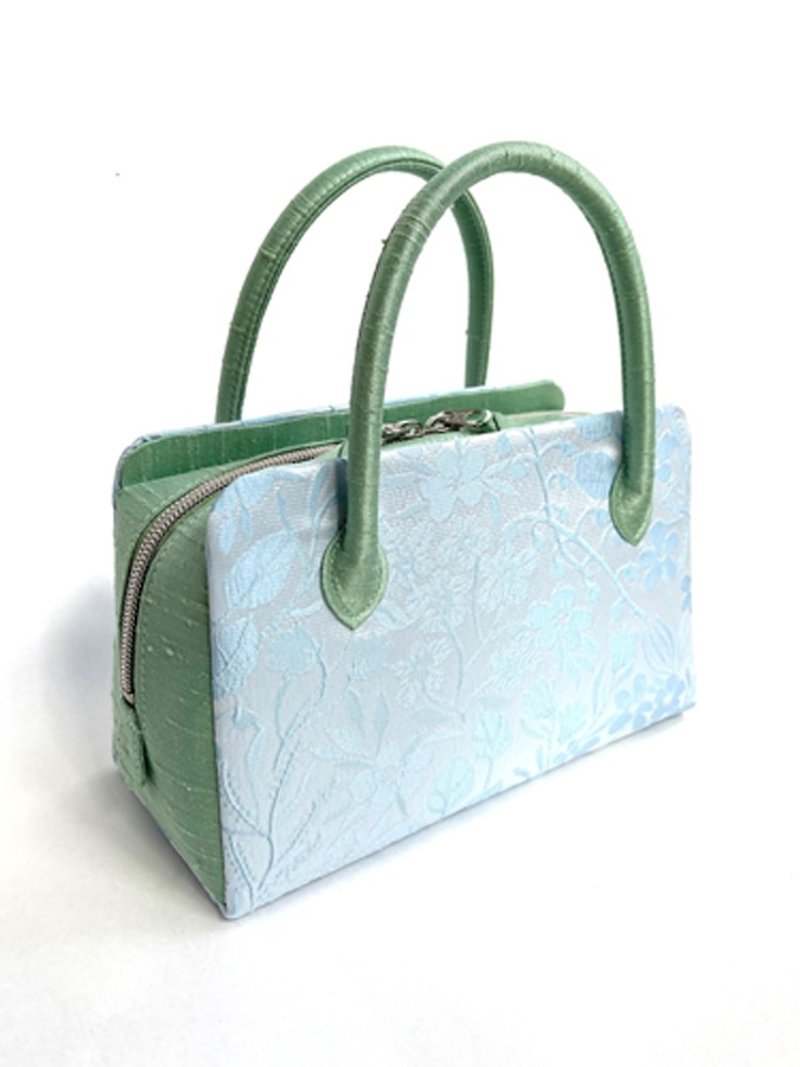 Rikyu bag matelasse blue L size Rikyu bag - กระเป๋าถือ - เส้นใยสังเคราะห์ สีน้ำเงิน