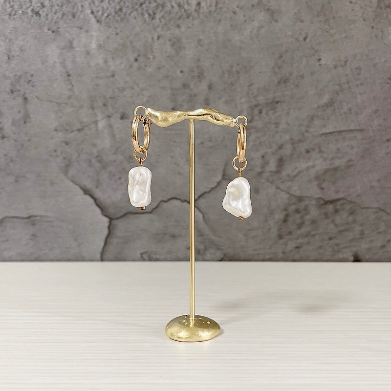 melt Brass earring stand x 1 - กล่องเก็บของ - โลหะ สีทอง