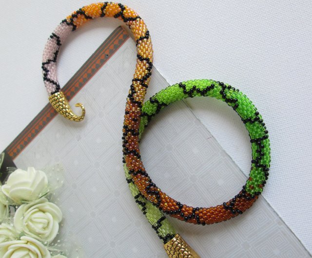 ビーズ スネーク ネックレス ブレスレット 虹色 森のヘビ ウロボロス