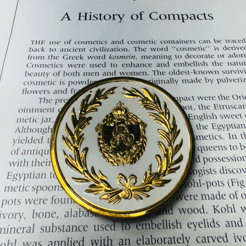 REVLON 粉餅盒 - 其他 - 其他金屬 