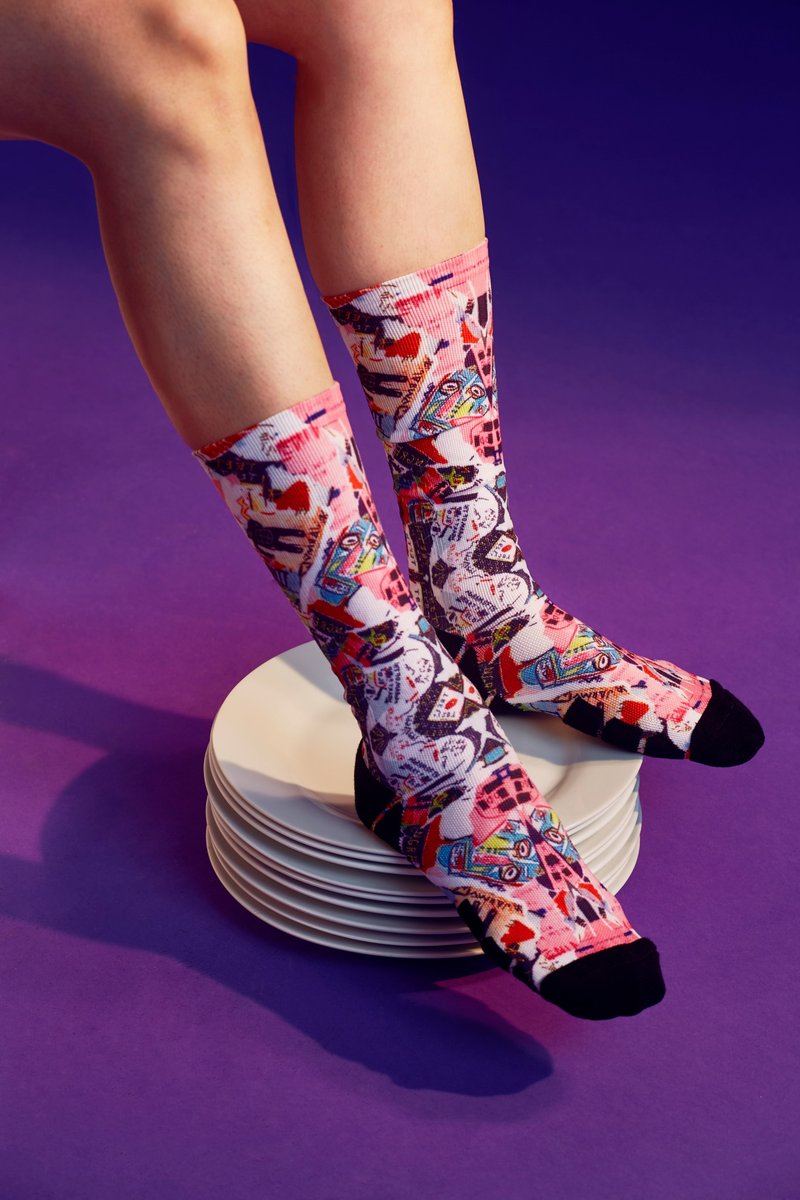 SABRINA HSIEH x LIFEBEAT cherry pink graffiti wall joint printing sports socks - อื่นๆ - เส้นใยสังเคราะห์ 