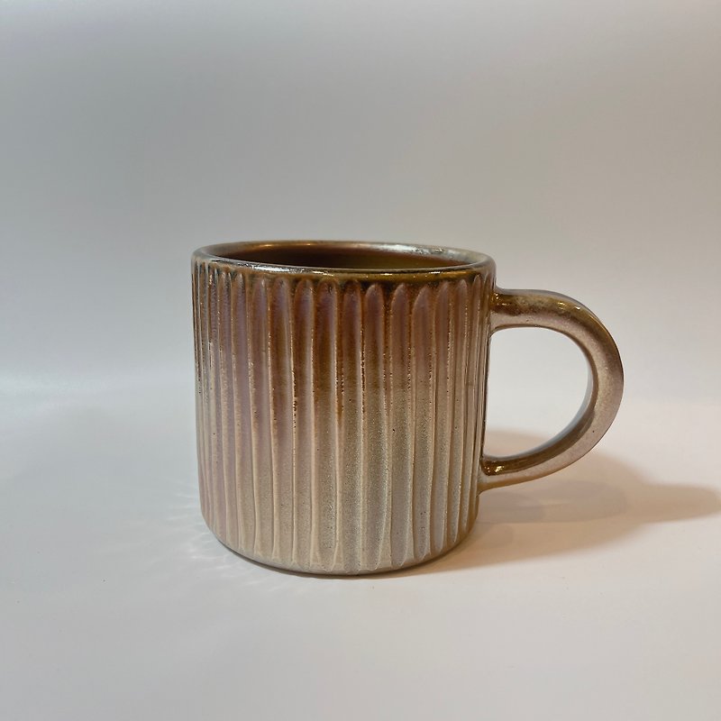 Wood fired 600cc extra large straight striped mug/beer mug/handmade by Xiao Pingfan - Teapots & Teacups - Pottery 