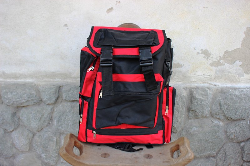 B162黑色紅色大容量大口袋設計後背包(義大利帶回vintage全新) - 背囊/背包 - 聚酯纖維 黑色