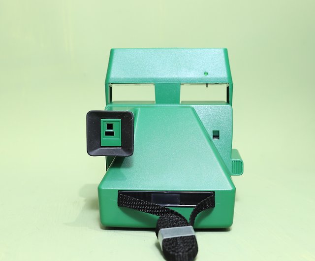 Crocodile-Themed Instant Cameras : Lacoste x Polaroid 600 instant film  camera