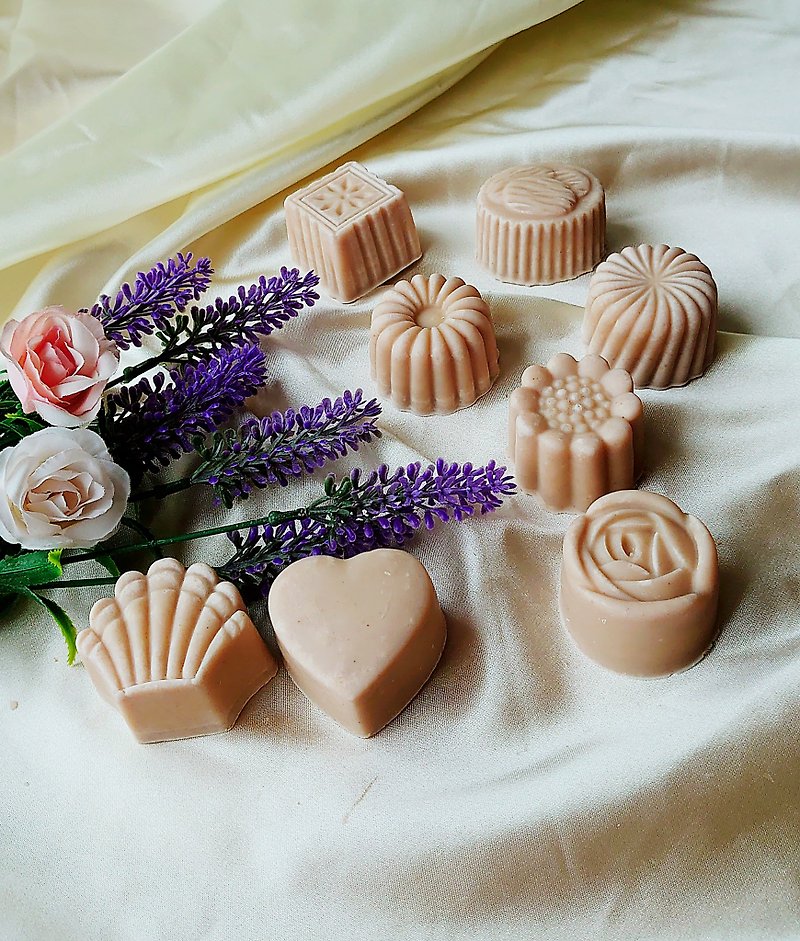 Natural essential oil handmade soap 2 pack for bath/face wash powder chocolate dessert shape lavender/cedar - สบู่ - น้ำมันหอม 