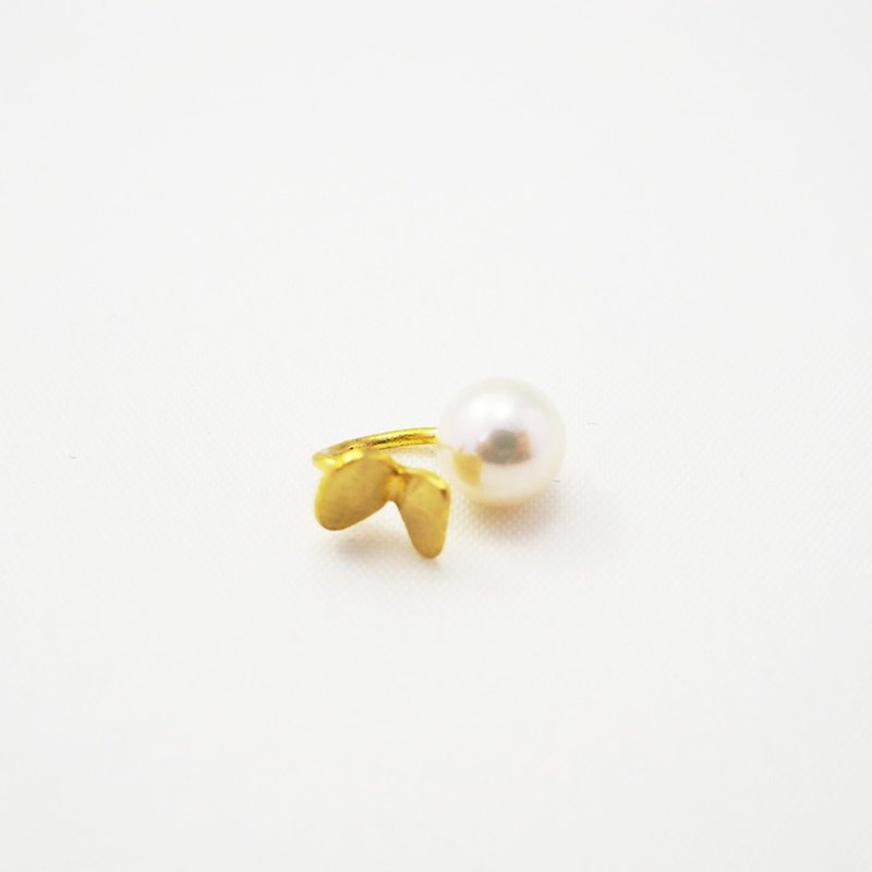 Tiny Butterfly and Pearl  Reversible Ear Cuff - Earrings & Clip-ons - Other Metals Gold