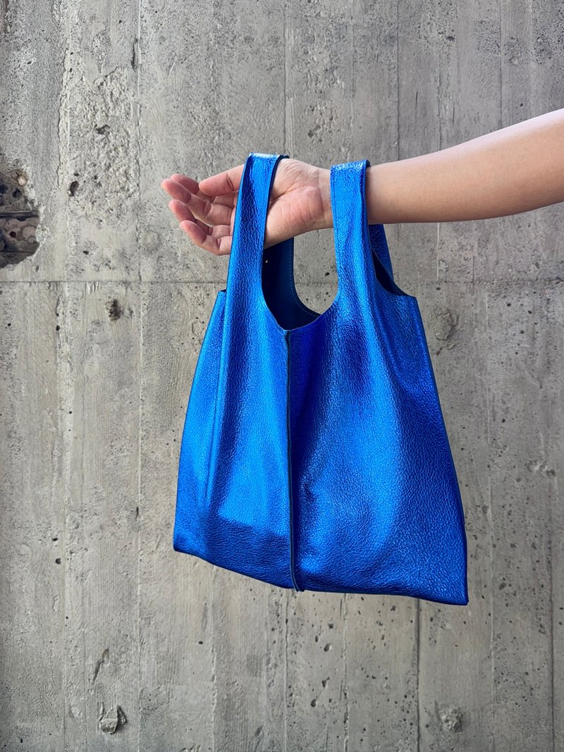 鹿革八両手提げ袋 メタリックブルー I ハンドバッグ 本革バッグ ベストバッグ - トートバッグ・ハンドバッグ - 革 ブルー
