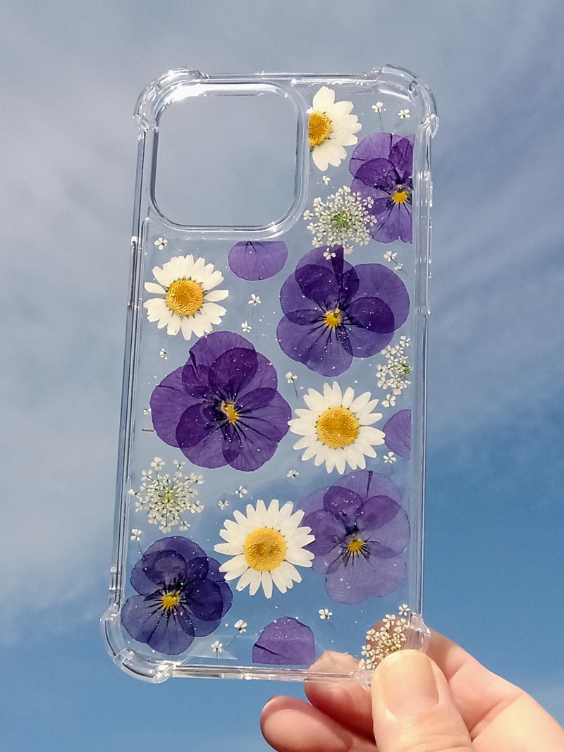 手作押花手機保護殼| iPhone 15 Pro Max | 三色堇款 - 手機殼/手機套 - 塑膠 多色