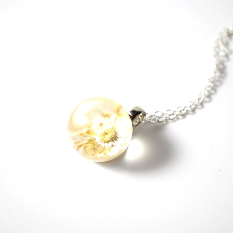 植物．花 頸鏈 - A Handmade 米白色菊水晶膠頸鏈