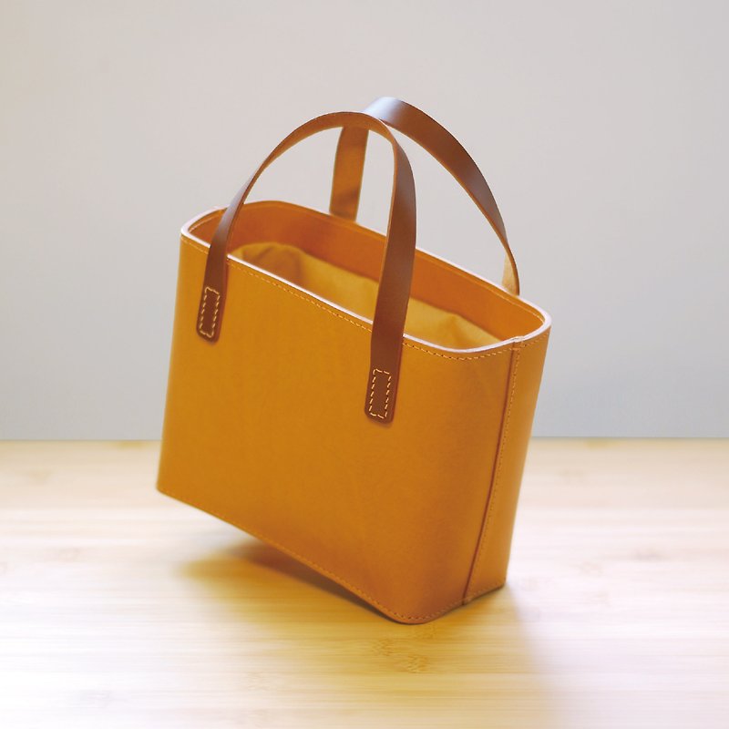 Leather handmade square shopping bag - กระเป๋าถือ - หนังแท้ สีนำ้ตาล