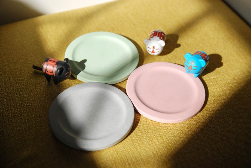 Single color clay plate (marl/turquoise/pink) - ตกแต่งต้นไม้ - ปูน สีเทา