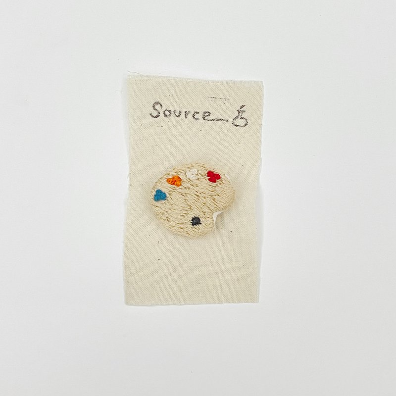 原創設計 l 調色盤刺繡胸針 刺繡別針 畫畫胸針 畫家刺繡 客製刺 - 胸針 - 棉．麻 多色