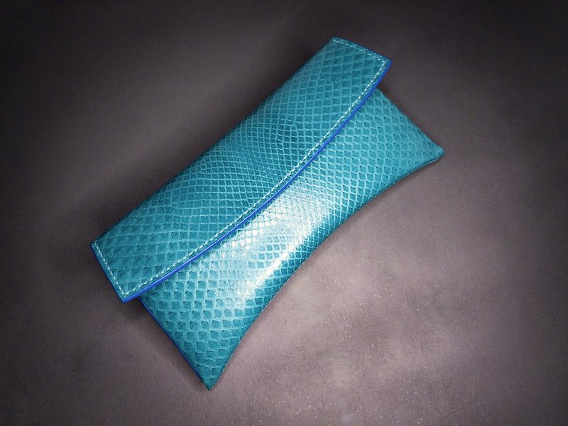 Cute Leather Bifold Wallet Women / Designer Handmade Crossbody Leather Purse - กระเป๋าคลัทช์ - หนังแท้ สีน้ำเงิน