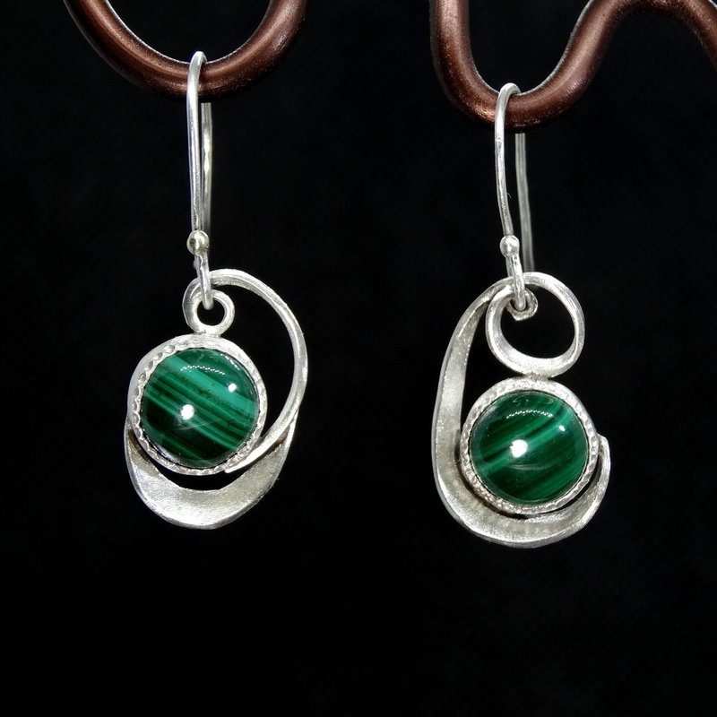 Earrings, Malachite, Sterling Silver, Handmade Jewelry - ต่างหู - เครื่องเพชรพลอย สีเขียว