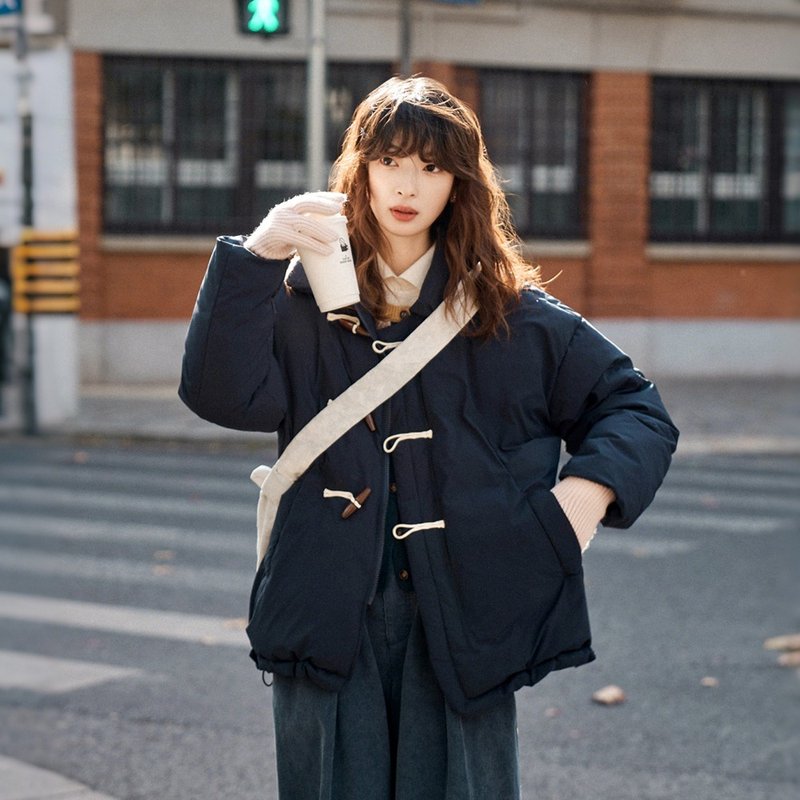 牛角扣羽絨服|外套|兩色|冬款|Sora-1711 - 女大衣/外套 - 其他人造纖維 多色
