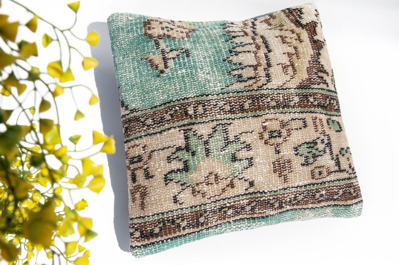 Turkish carpet pillowcase woolen pillowcase kilim totem carpet pillowcase-Venice, Italy - หมอน - ขนแกะ หลากหลายสี