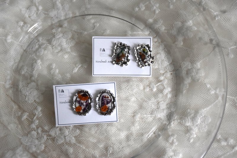 Handmade Color Preserved Silver Irregular Dried Flower Sterling Silver Earrings - ต่างหู - พืช/ดอกไม้ สีเงิน