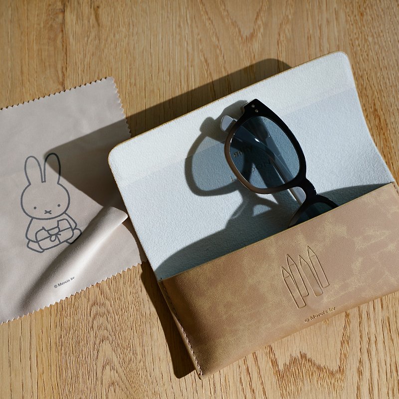 【Pinkoi x miffy】Limited edition adult Wellington frame sunglasses-miffy latte brown - Glasses & Frames - Other Materials Brown