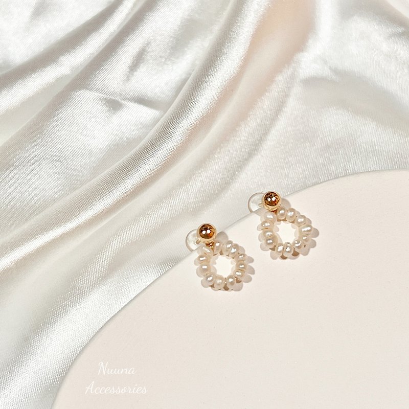 14KGF l Snow White Wreath l Natural Freshwater Pearl Earrings l The first choice for Christmas exchange gifts - Earrings & Clip-ons - Precious Metals Gold
