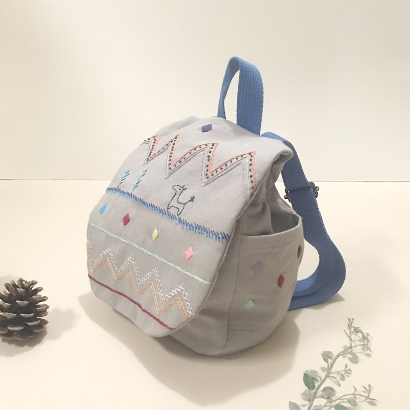 Baby backpack of embroidery - ของขวัญวันครบรอบ - ผ้าฝ้าย/ผ้าลินิน สีเทา