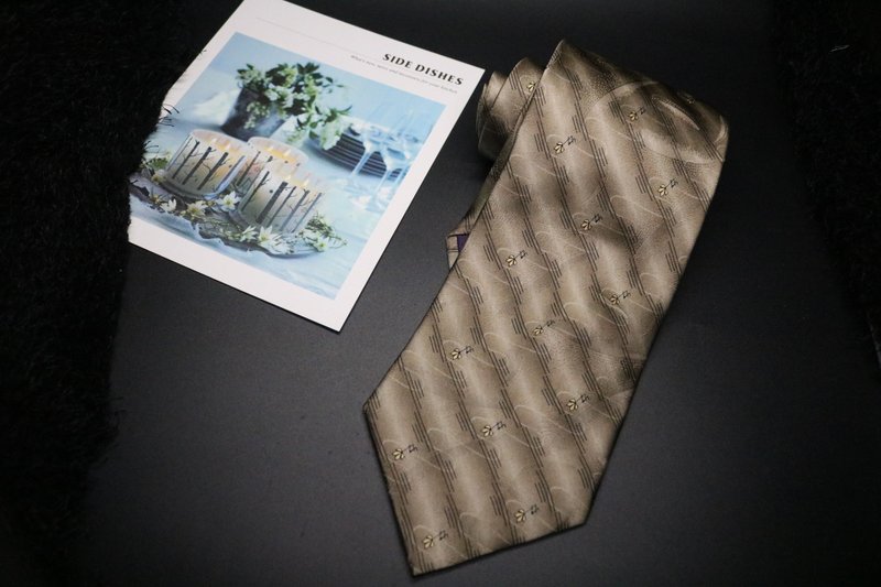 淺卡其色小花桑蠶絲領帶/100%真絲商務necktie - 領帶/領帶夾 - 絲．絹 卡其色