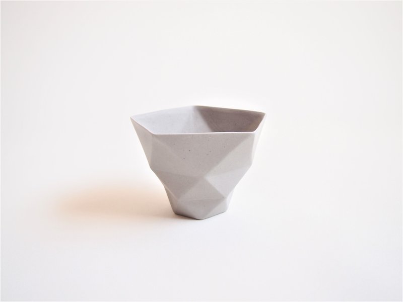 origami cup gray - แก้วไวน์ - ดินเผา สีเทา