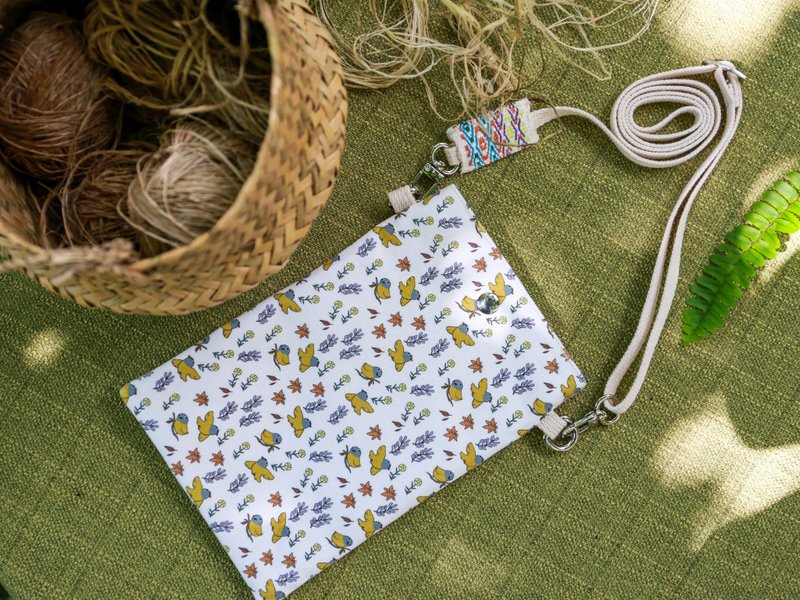 Handwoven Strap Printed Pattern Phone Bag/Crossbody Bag/Sisin - กระเป๋าแมสเซนเจอร์ - ผ้าฝ้าย/ผ้าลินิน ขาว