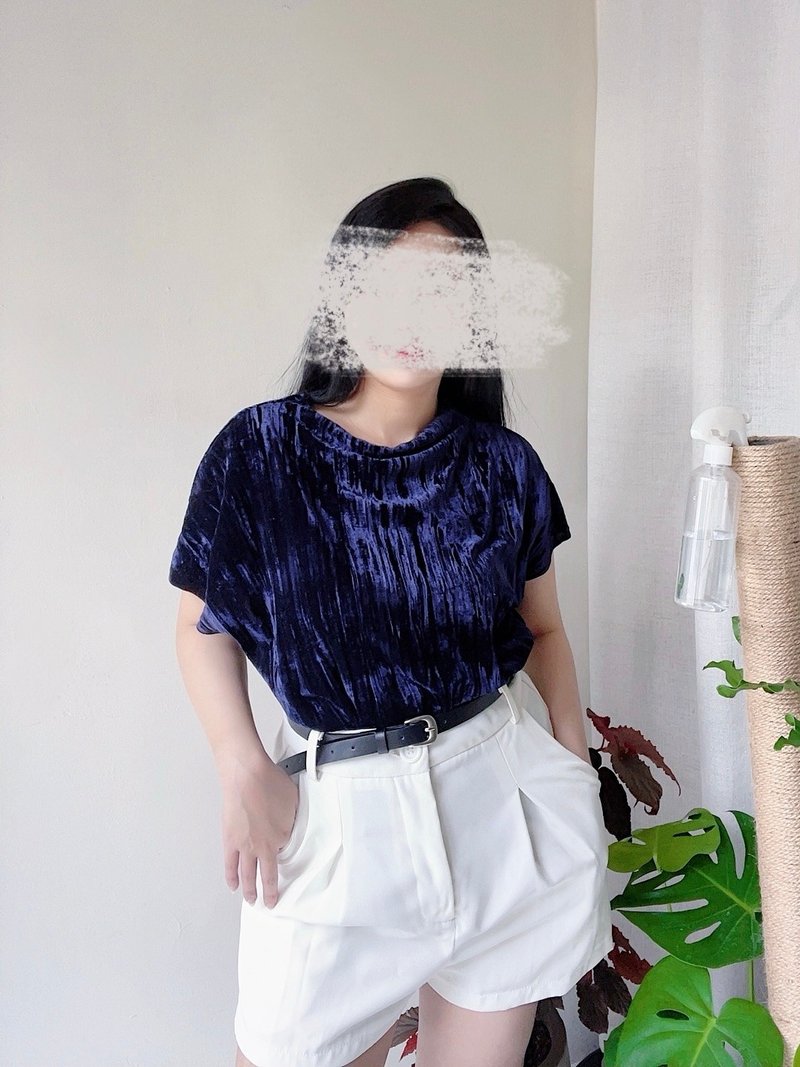 深海藍色素面壓紋 亮面貴氣光澤薄料上衣襯衫背心T-shirt T恤 - 背心/無袖上衣 - 聚酯纖維 藍色