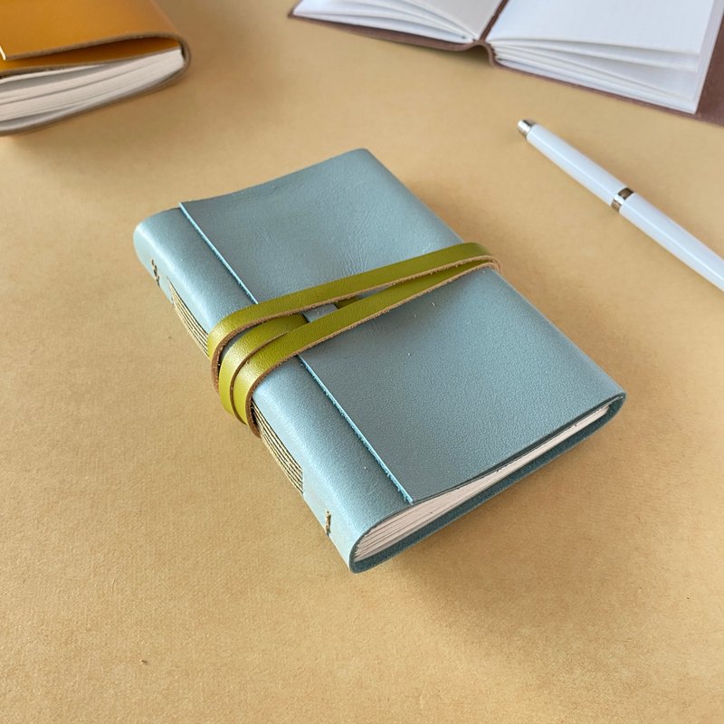 レザージャーナル　B7　水色 - 筆記本/手帳 - 真皮 藍色