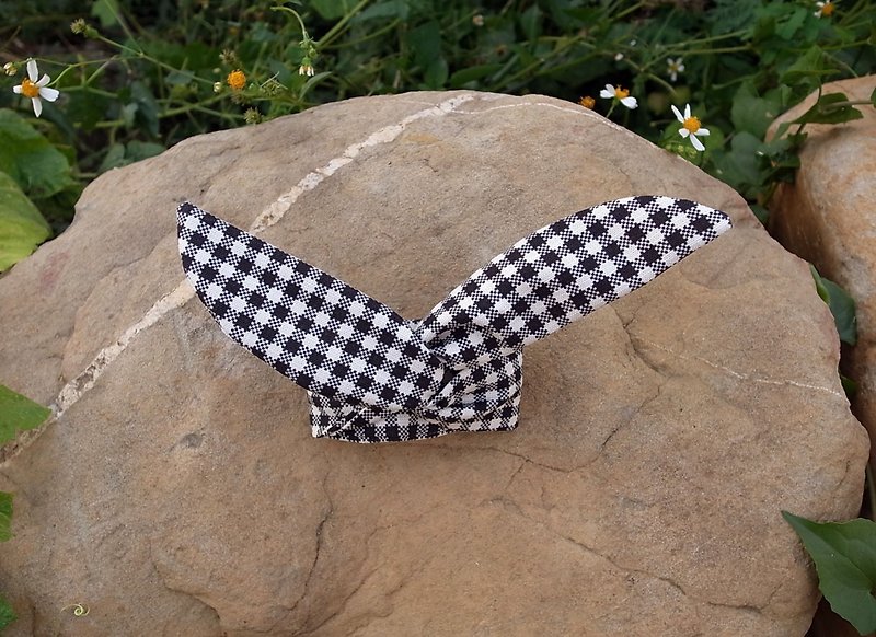 Carbon black classic small checkered hand made with aluminum models - Hair Accessories - Cotton & Hemp Black