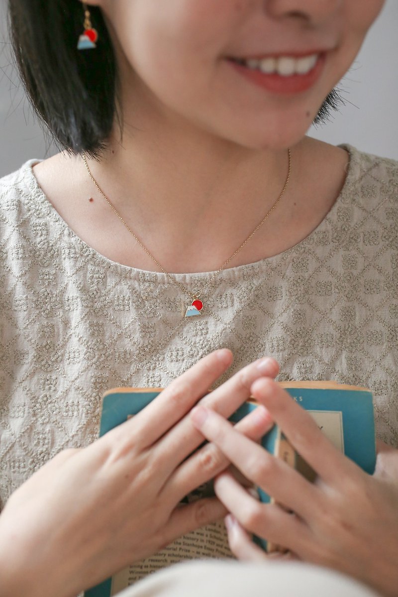 Mount Fuji sunrise bracelet necklace Japanese impression sixteen works birthday gift Daruma - สร้อยคอ - วัตถุเคลือบ 