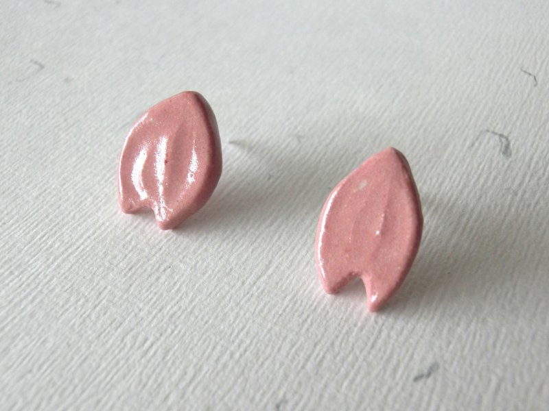 Ceramic pink cherry blossom flower earring - Earrings & Clip-ons - Porcelain Pink