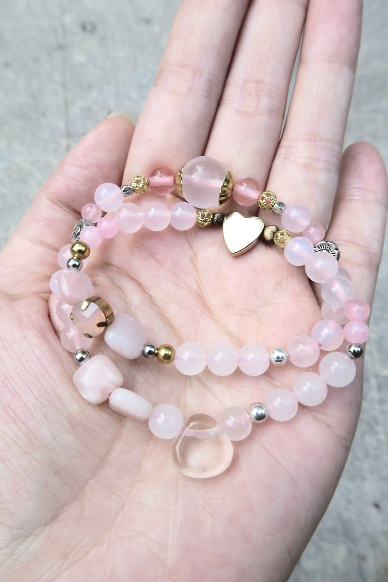 ✦ [Spirituality] Little ✦ It is highly recommended ✦ Super energy ✦ Pink crystal / strawberry crystal / pink opal / pink chalcedony / white crystal / brass / possession of silver accessories / beads • Two rings bracelet - Bracelets - Gemstone Pink