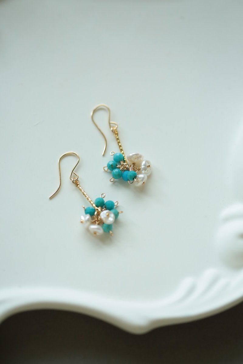 Rich Series│Petal Pearl Turquoise Earrings Can Be Changed into Clip-On - ต่างหู - ไข่มุก สีเขียว