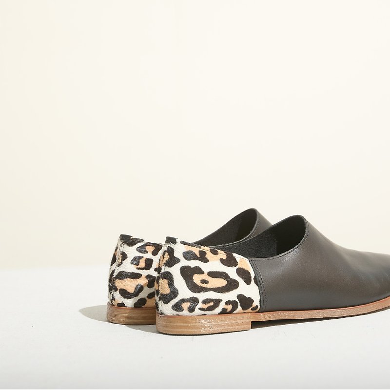 Pointy-toe Slippers | Black / Leopard - รองเท้าอ็อกฟอร์ดผู้หญิง - หนังแท้ สีดำ