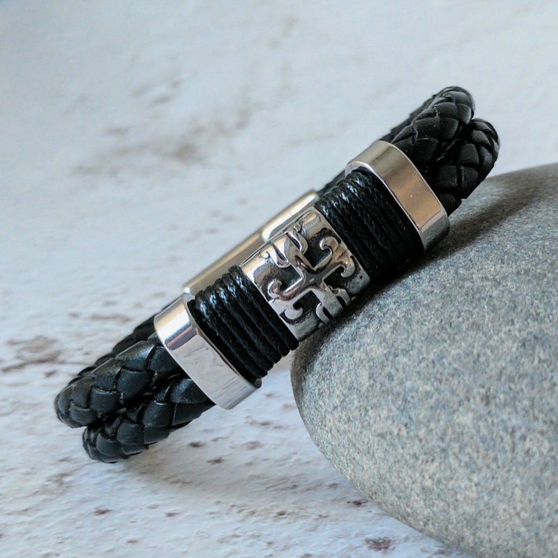 Crusader stainless steel leather braided double leather cord bracelet - สร้อยข้อมือ - หนังแท้ สีดำ