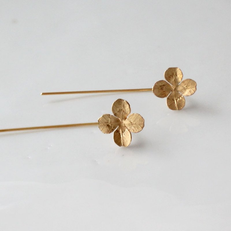 Clover earrings - 耳環/耳夾/耳骨夾 - 純銀 金色