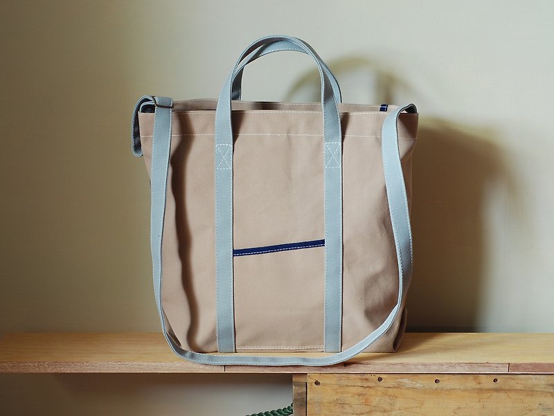 Unsymmetrical Tote bag camel / milk color - กระเป๋าแมสเซนเจอร์ - กระดาษ สีกากี