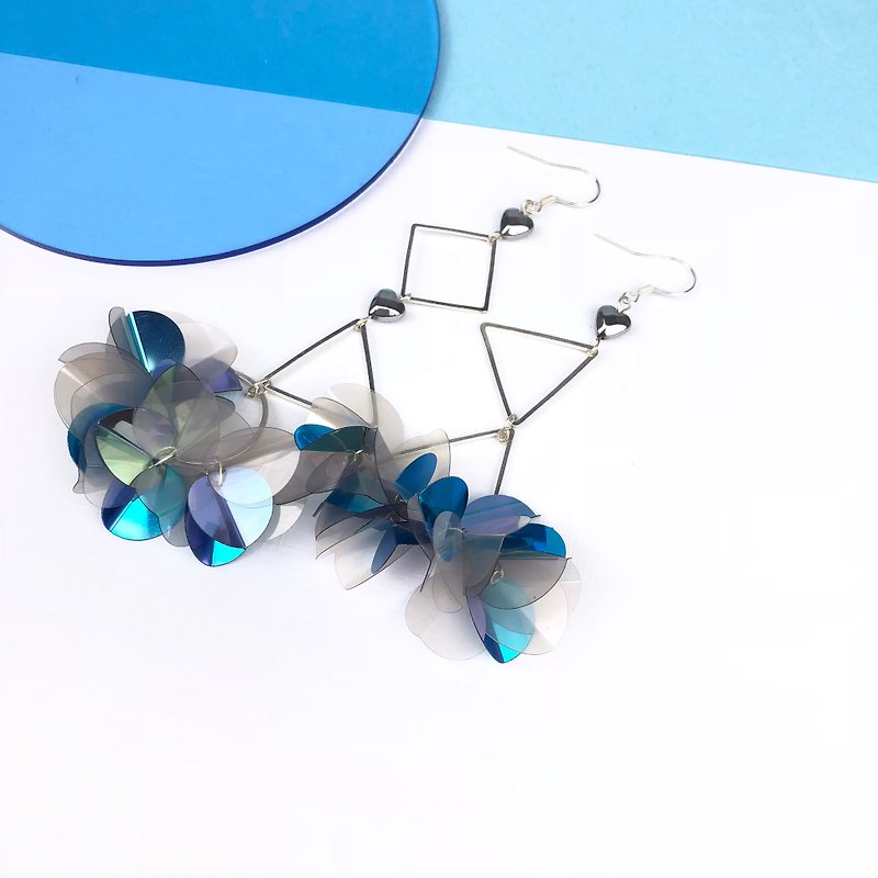 Translucent gray and blue tone sterling silver earrings ear clips - ต่างหู - วัสดุกันนำ้ สีน้ำเงิน