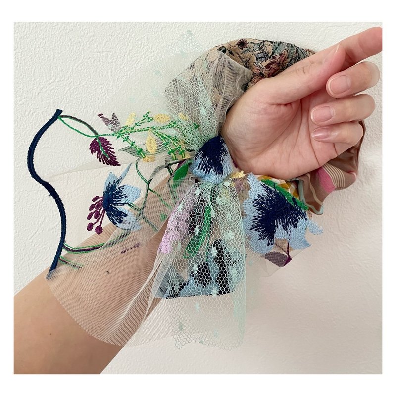 Sustainable Shushu with ribbon - 髮夾/髮圈 - 其他材質 多色