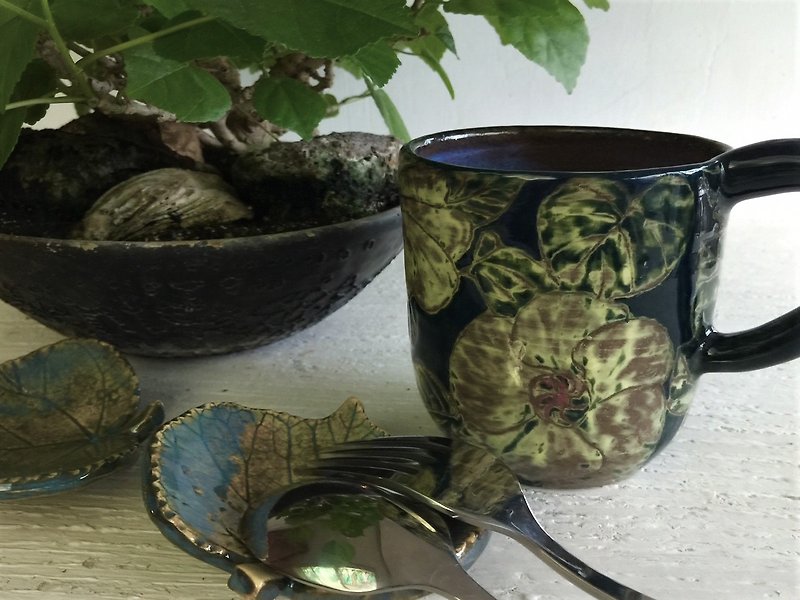 Linden Hibiscus_Pottery Mug - แก้วมัค/แก้วกาแฟ - ดินเผา สีเขียว